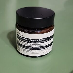 Camellia Nut Facial Hydrating Cream - Black and White
